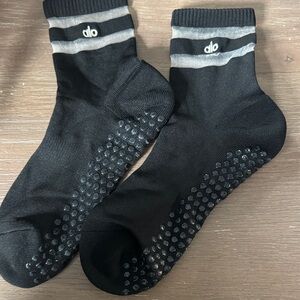 ALO Yoga Black Grip Socks